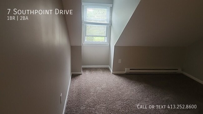 Building Photo - 7 Southpoint Dr