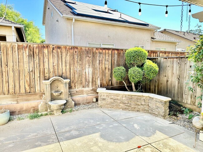 Building Photo - 4048 W Apple Tree Ln