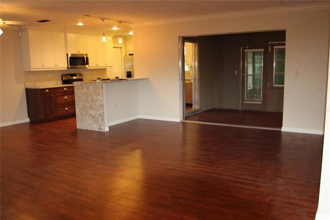 Building Photo - 3125 S Lockwood Ridge Rd
