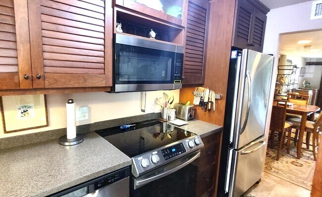 Building Photo - 1300 Seaway Dr