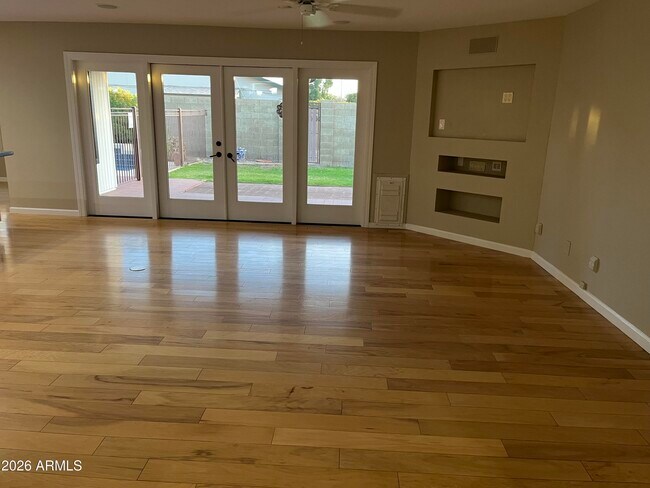 Building Photo - 3301 W Belmont Ave