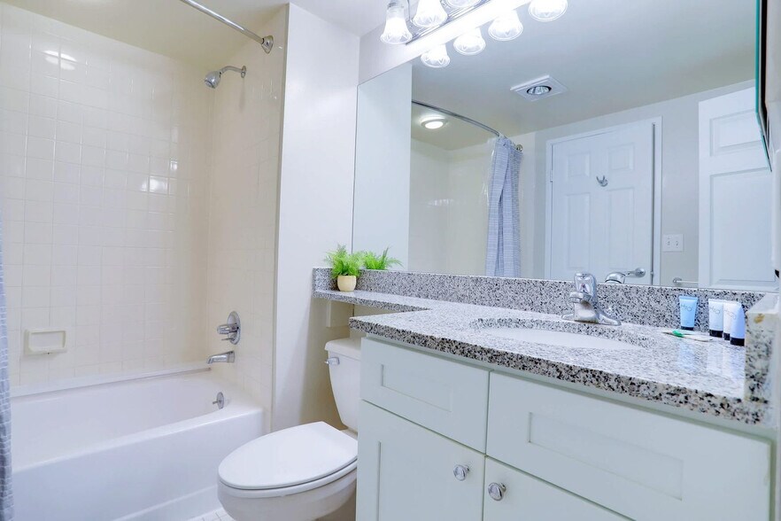 Building Photo - 401 12th St S