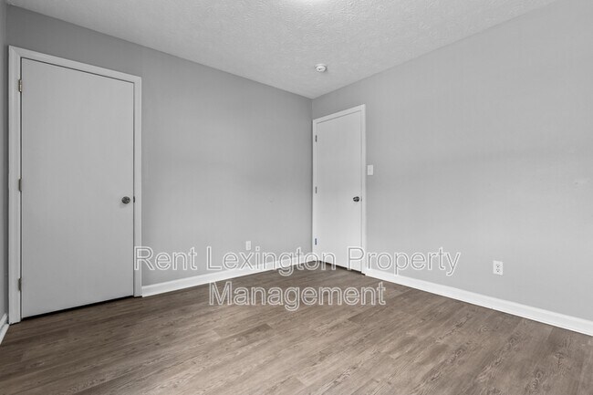 Building Photo - 1649 Foxhaven Dr