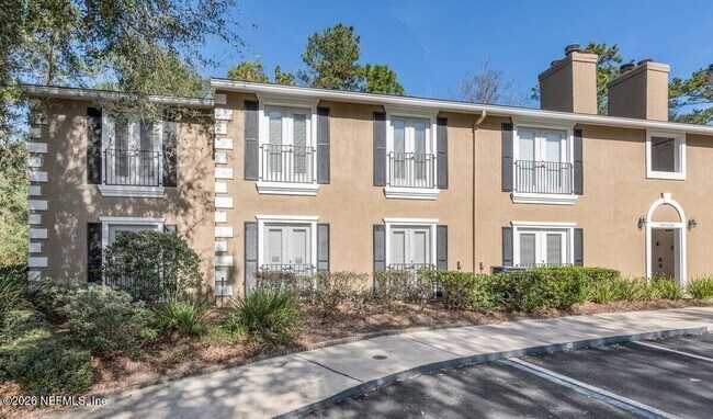 Building Photo - 13727 Richmond Park Dr N