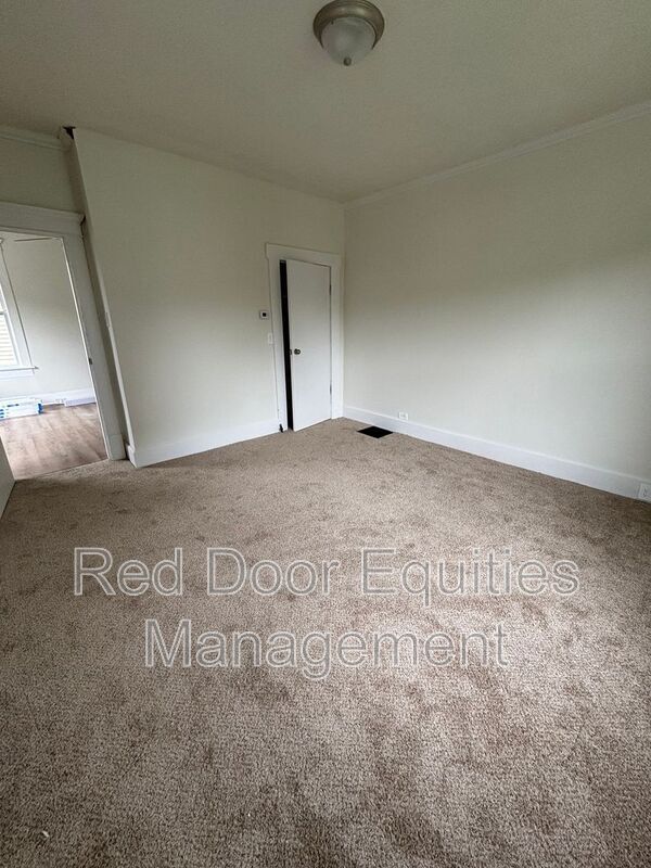 Building Photo - 1207 N Columbus St
