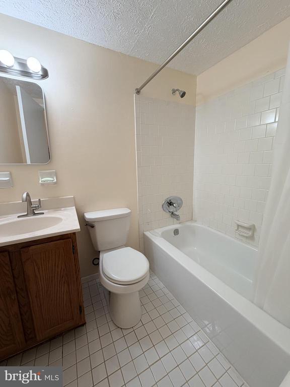 Building Photo - 1 Wye Oak Dr