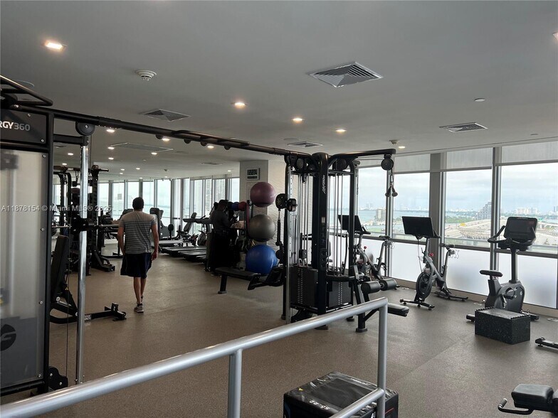 Building Photo - 1100 Biscayne Blvd