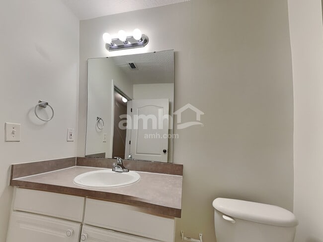 Building Photo - 3943 Hunters Lake Cir E