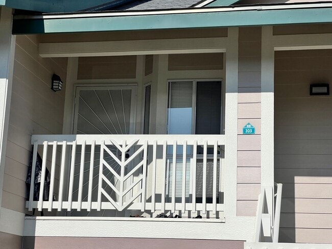 Building Photo - 75-6081 Alii Drive #BB203