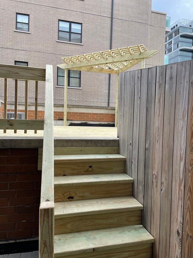 Building Photo - 1162 W Hubbard St