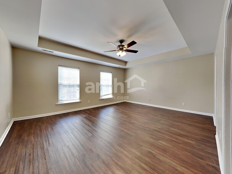 Building Photo - 104 Brick Greens Ct