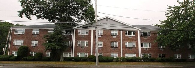 Building Photo - Rent reduced +10% odd 1st Month rent. Updated 1 bedroom condo in ideal North Reading / Andover Rt...