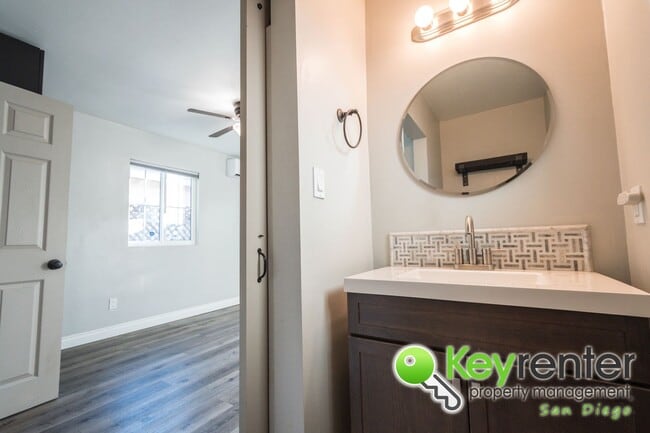 Building Photo - North Park Cozy Front Home of Duplex (full...