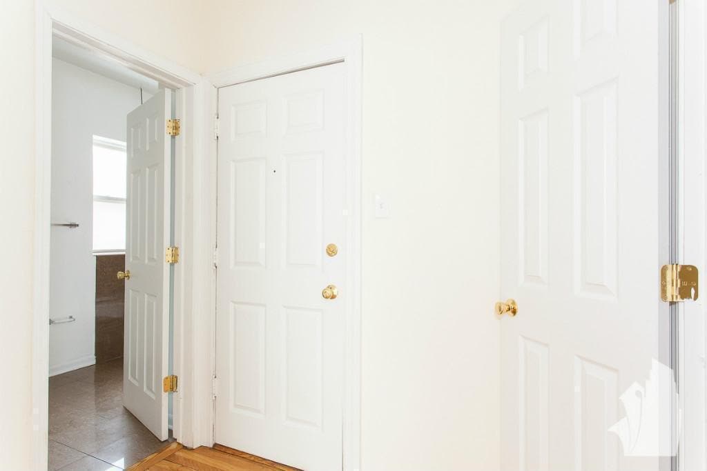 Building Photo - 1828 W Lawrence Ave