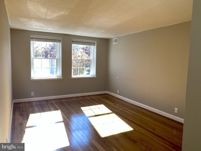 Building Photo - 4817 31st St S