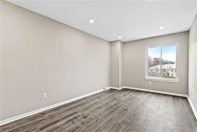 Building Photo - 22300 River Walk Ln