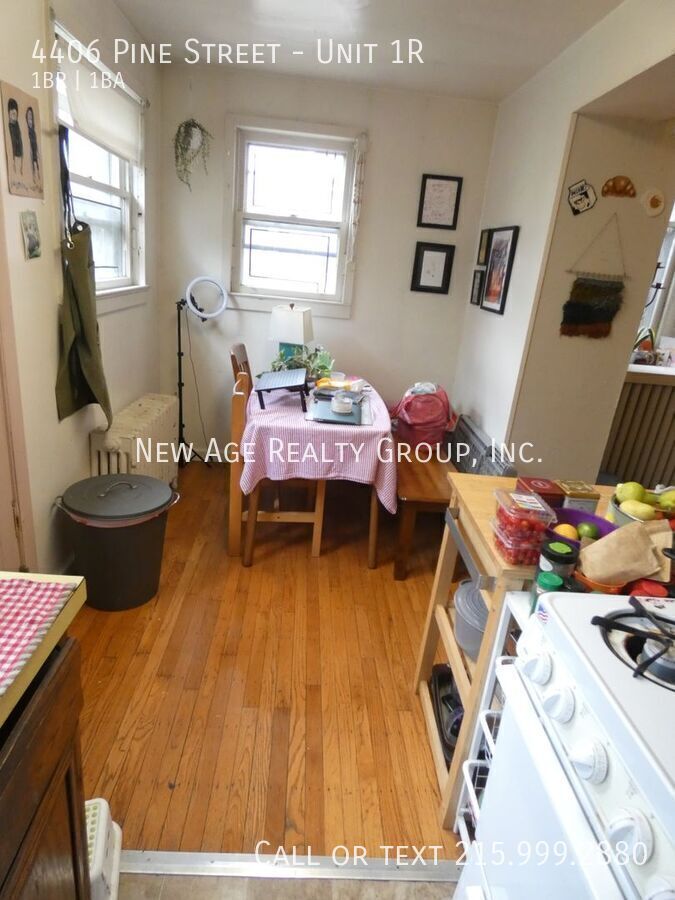 Building Photo - 4406 Pine St