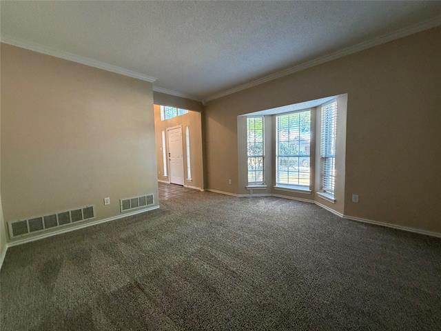 Building Photo - 706 Willow Oak Dr