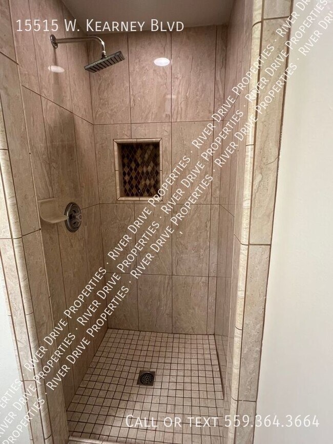 Building Photo - Spacious Two Bedroom in Kerman!