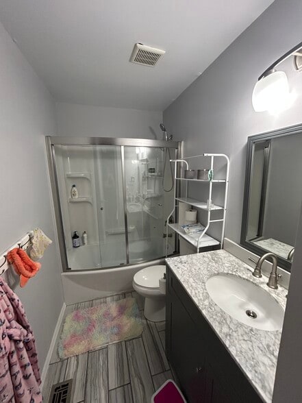 Building Photo - 448 Saint Giles Ct
