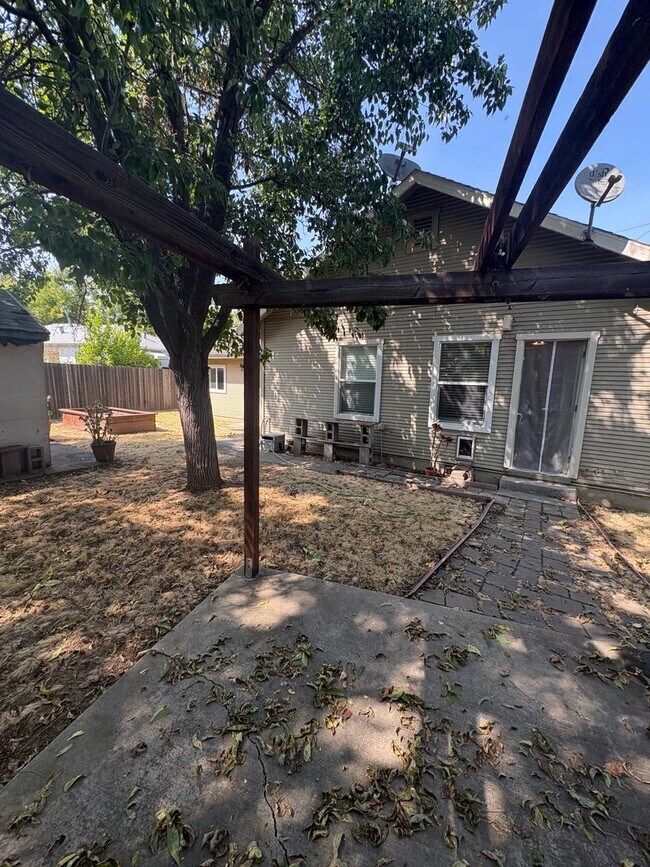 Building Photo - 5508 V St