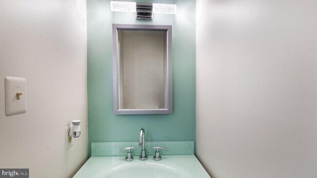 Building Photo - 8933 Colesville Rd