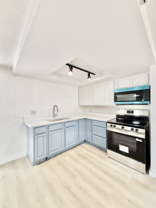 Building Photo - 12909 Kings Manor Ave