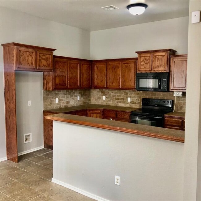 Building Photo - 233 Spring Creek Rd