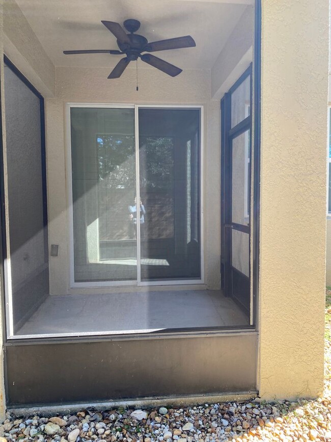 Building Photo - 3 BEDROOM. 2.5 BATHROOM TOWNHOME IN OVIEDO