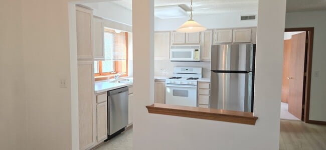 Building Photo - 6430 W Berteau Ave