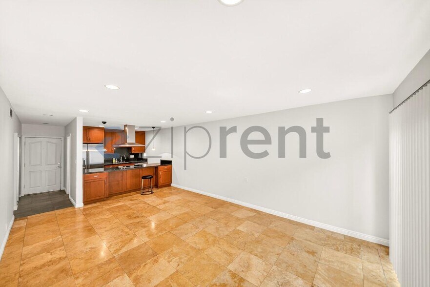 Building Photo - 14335 Huston St