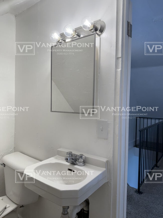 Building Photo - 700 S Baird St