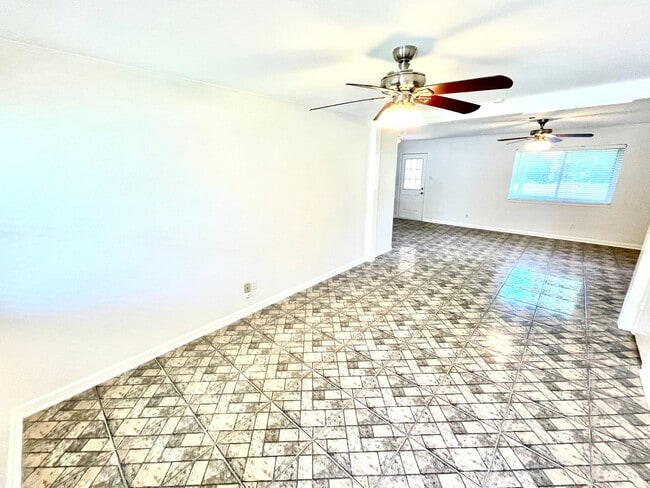 Building Photo - 201 E Fuller Dr