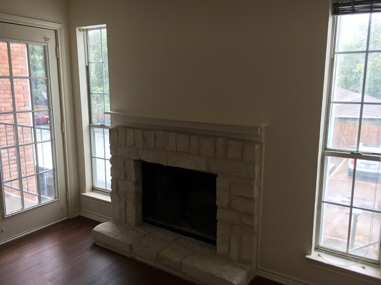 Building Photo - 3206 S Fielder Rd