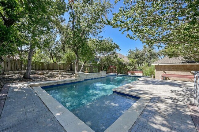 Building Photo - 10011 Brightling Ln