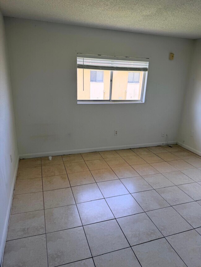 Building Photo - 746 Wyman Ct