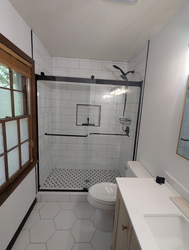 Building Photo - 3/2 : Nestled in the highly desirable Haile Plantation community