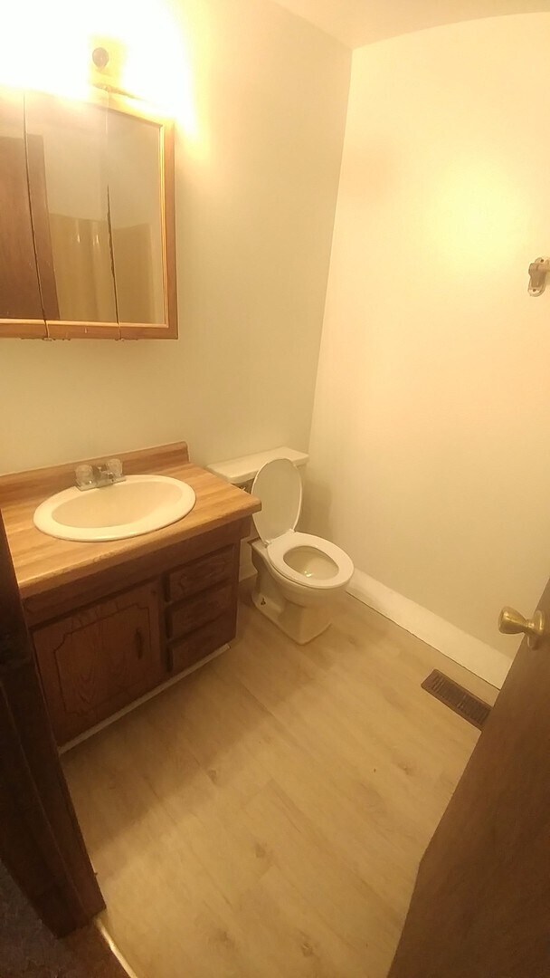 Building Photo - 708 DINWID