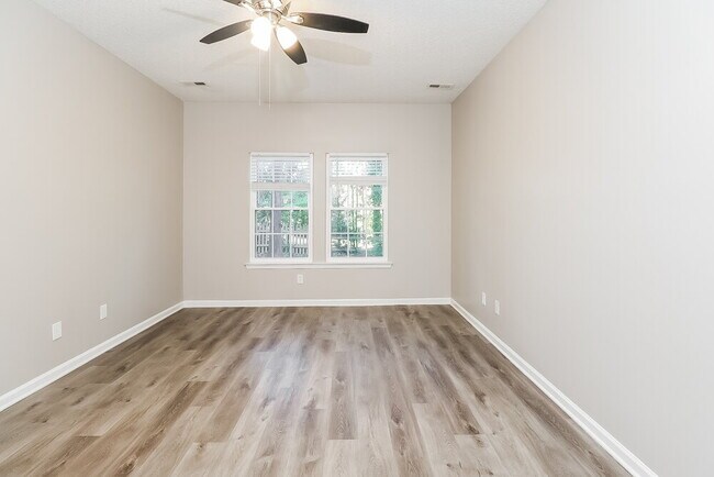 Building Photo - 7405 Chidley Dr