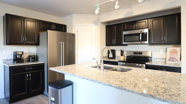 Building Photo - 13416 Alpine Dr