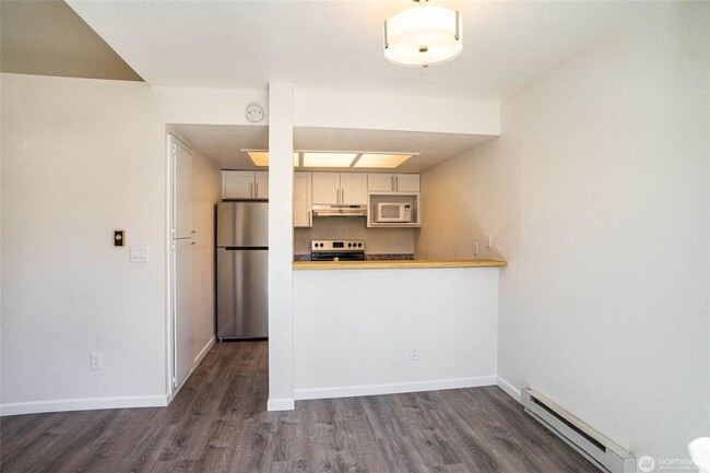 Building Photo - 1Bd/1Ba Kirkland Apartment