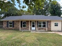 Building Photo - 103 Briarfield Cove