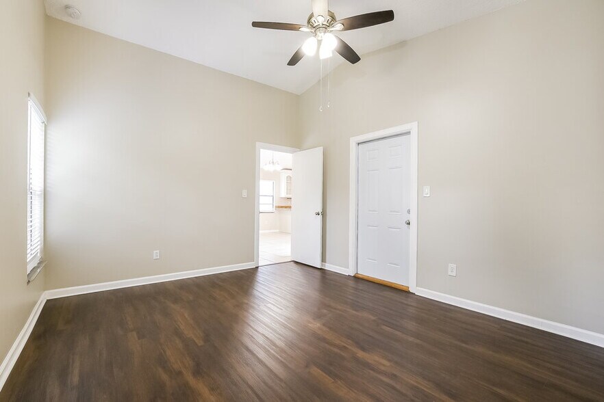 Building Photo - 1409 Bridlebrook Dr