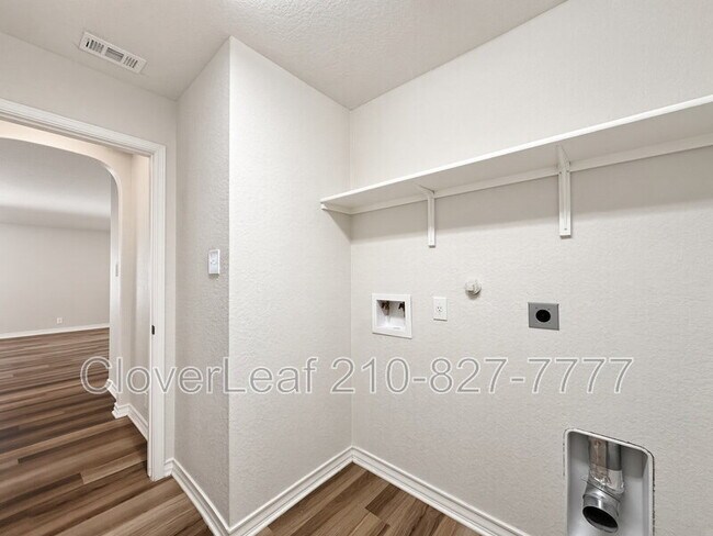 Building Photo - 8936 Taylor Grv