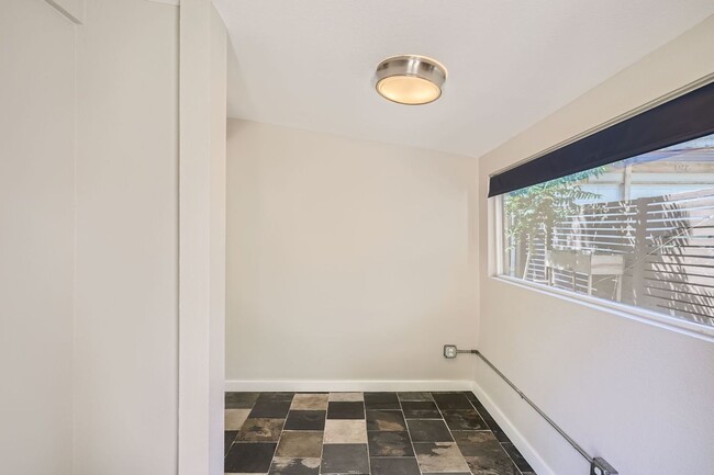 Building Photo - Adorable 2Bed/2Bath Home in Congress Park