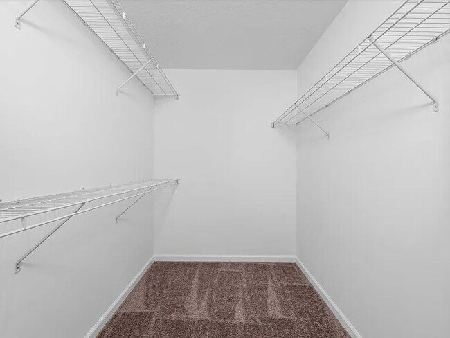 Building Photo - 1042 Linsmore Ave