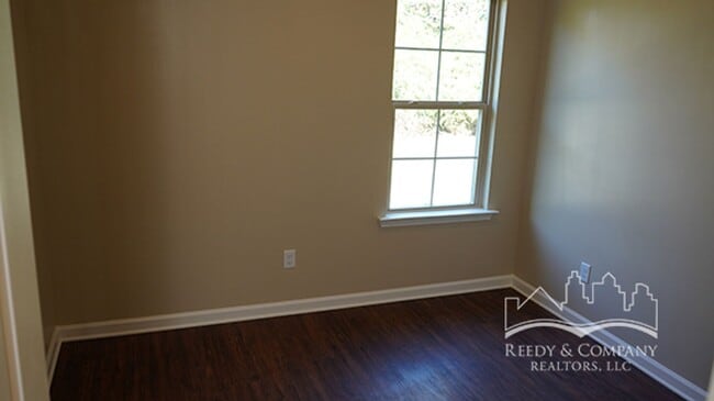 Building Photo - 6125 Humphreys Dr