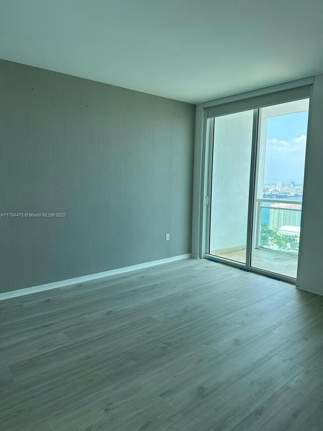 Building Photo - 951 Brickell Ave