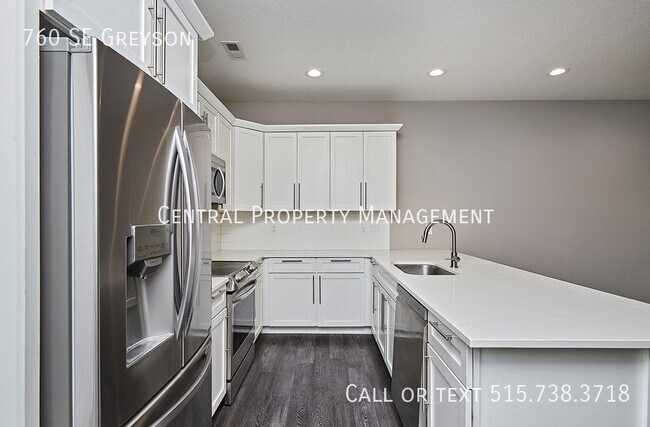 Building Photo - 760 SE Greyson-