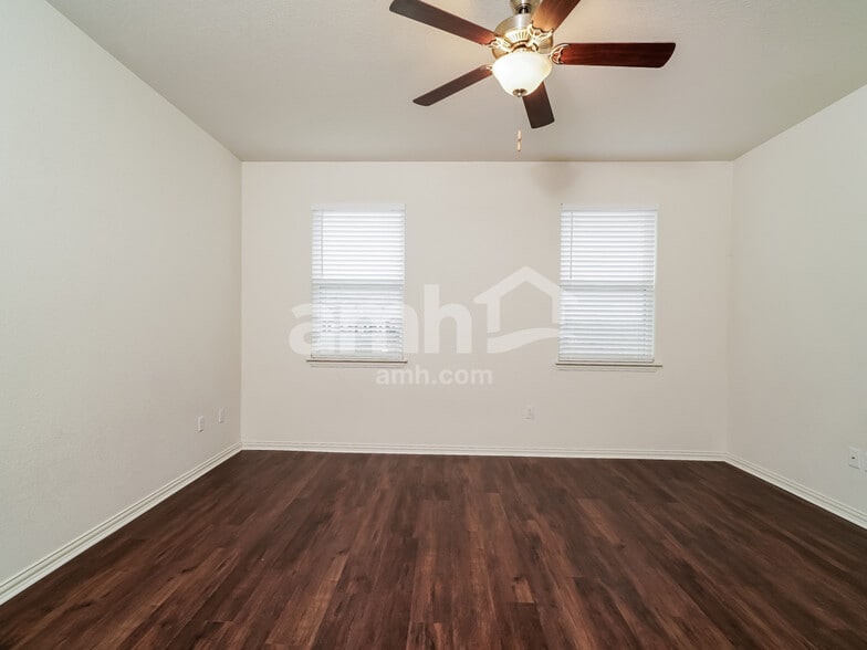 Building Photo - 2739 Spencebrook